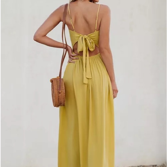 NWT CUPSHE Women's Front Twist & Keyhole
Maxi Beach Dress Size Small - Picture 2 of 6